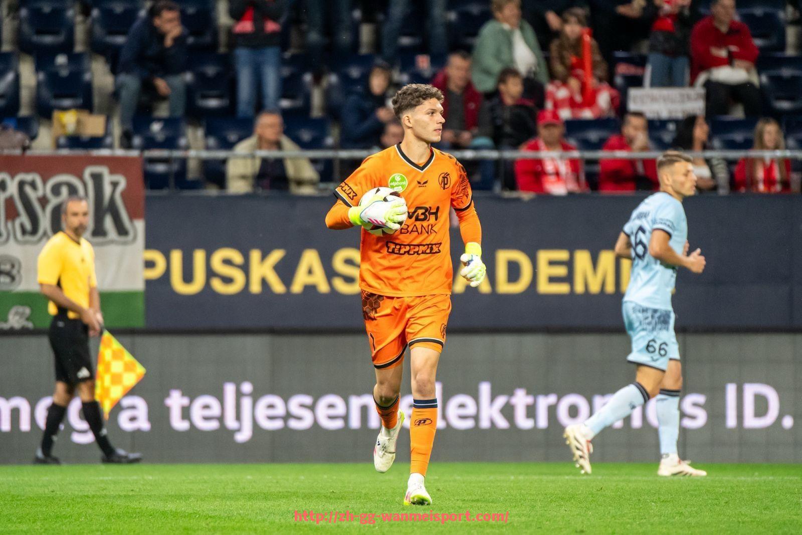 完美体育app-世俱杯主罚点球球员面对心理压力的应对表现与结果统计